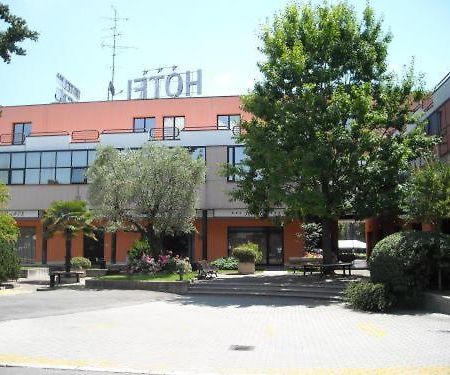 Hotel La Corte Rubiera Bagian luar foto