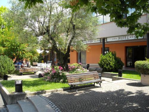 Hotel La Corte Rubiera Bagian luar foto